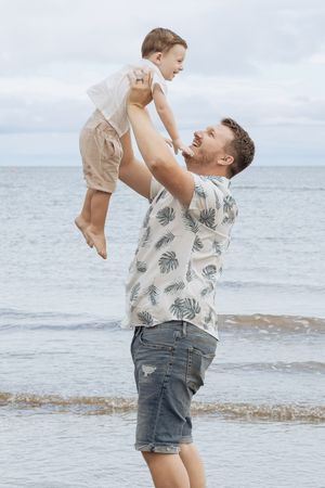 daddy & me photography family portrait photographer near me Moncton New Brunswick Shediac Parlee Beach vacation photos while visiting