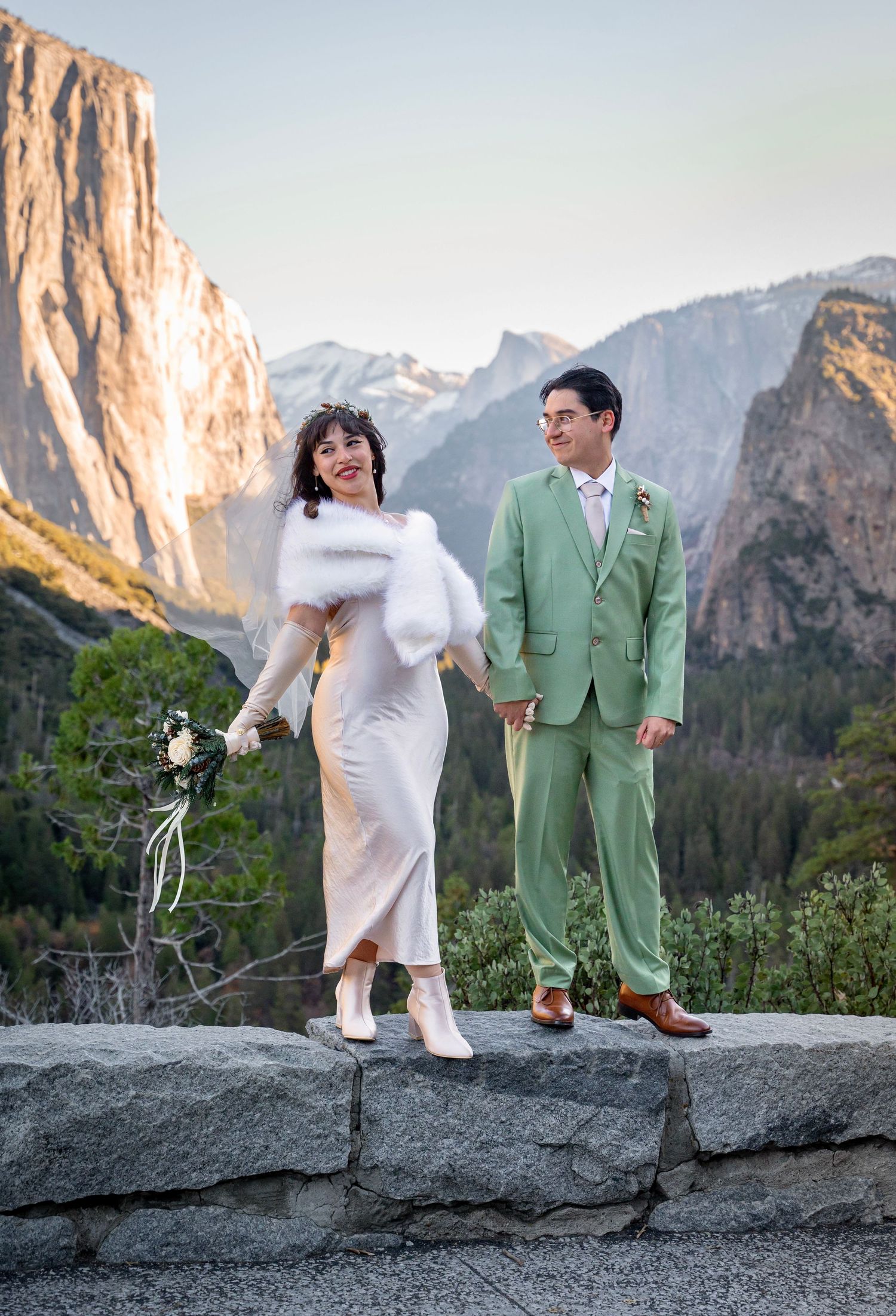 A bride and groom elopement together at Tunnelview, Yosemite