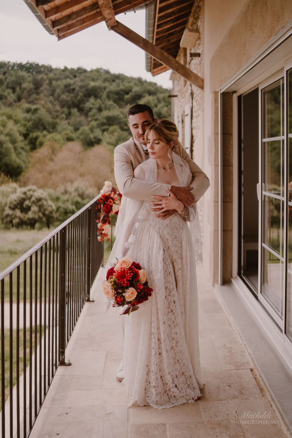 photographe mariage Drôme Isère Valence
reportage mariage
photo de mariage naturelle
séance photo couple mariage
photographe mariage luxe bo