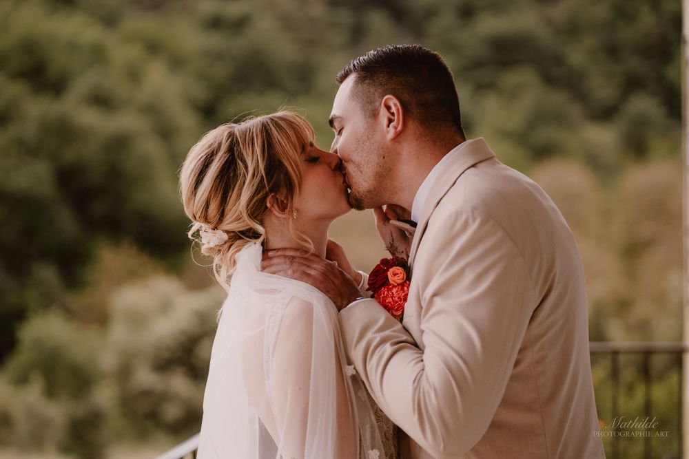 photographe mariage Drôme Isère Valence
reportage mariage
photo de mariage naturelle
séance photo couple mariage
photographe mariage luxe bo