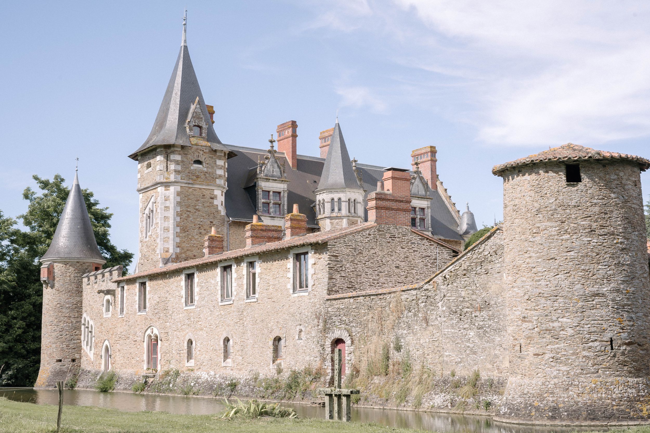 Mariage Intimiste à Nantes photographié par une photographe elopement en France