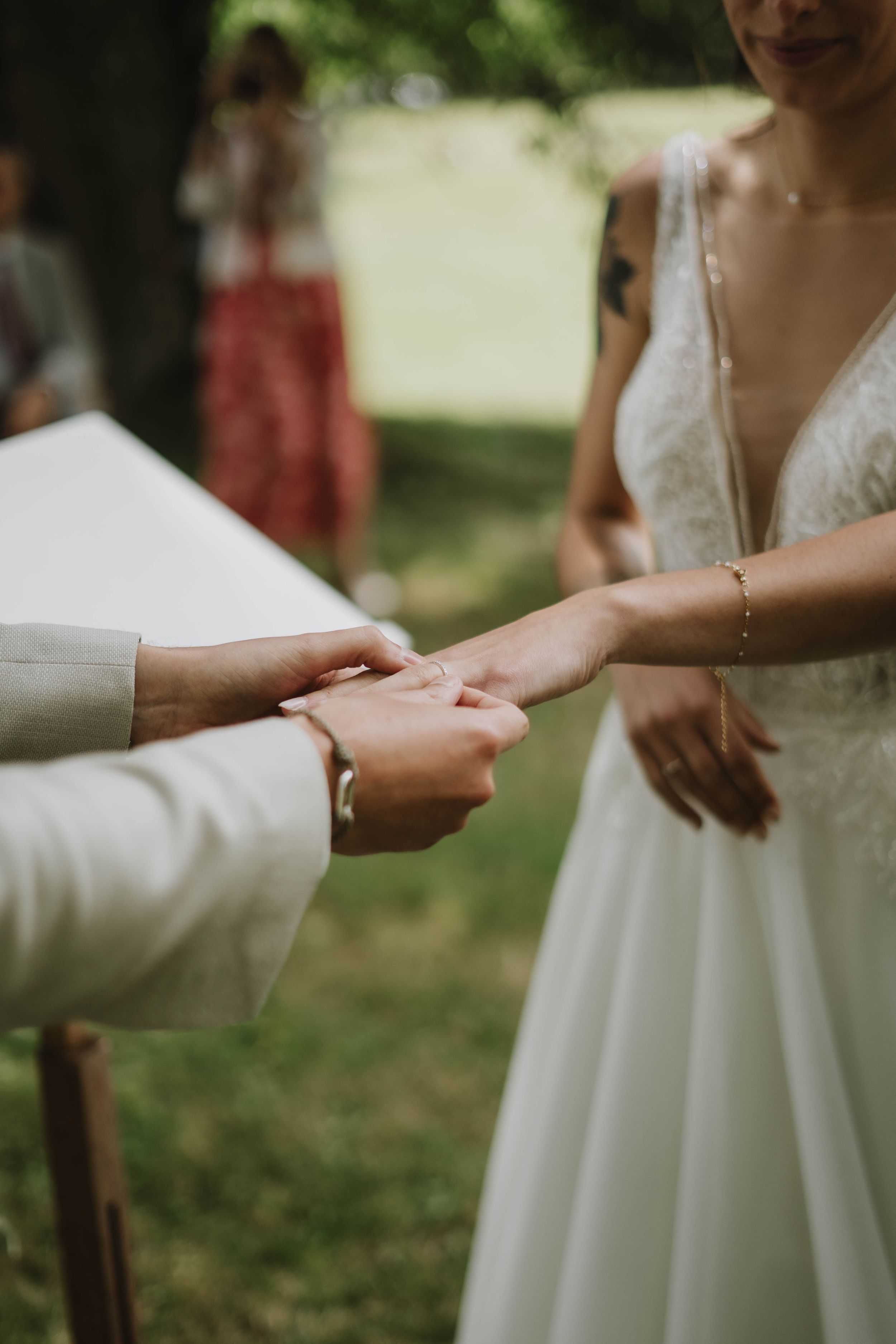 Mariage Intimiste à Nantes photographié par une photographe elopement en France