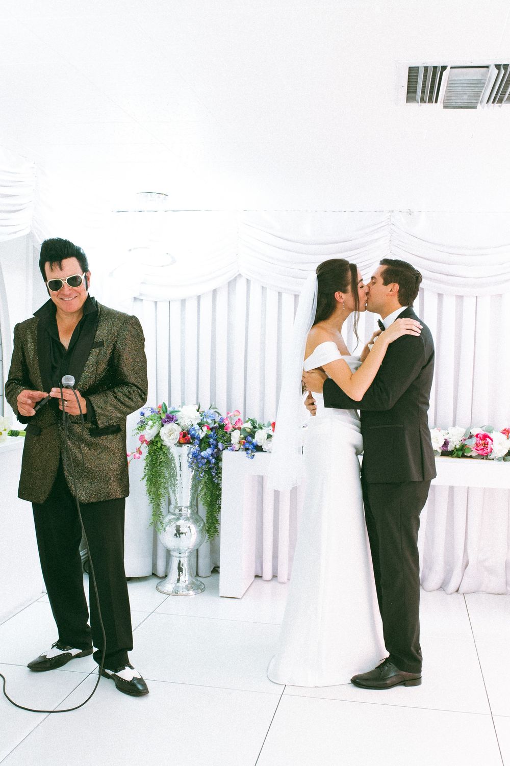 Little White wedding chapel elopement