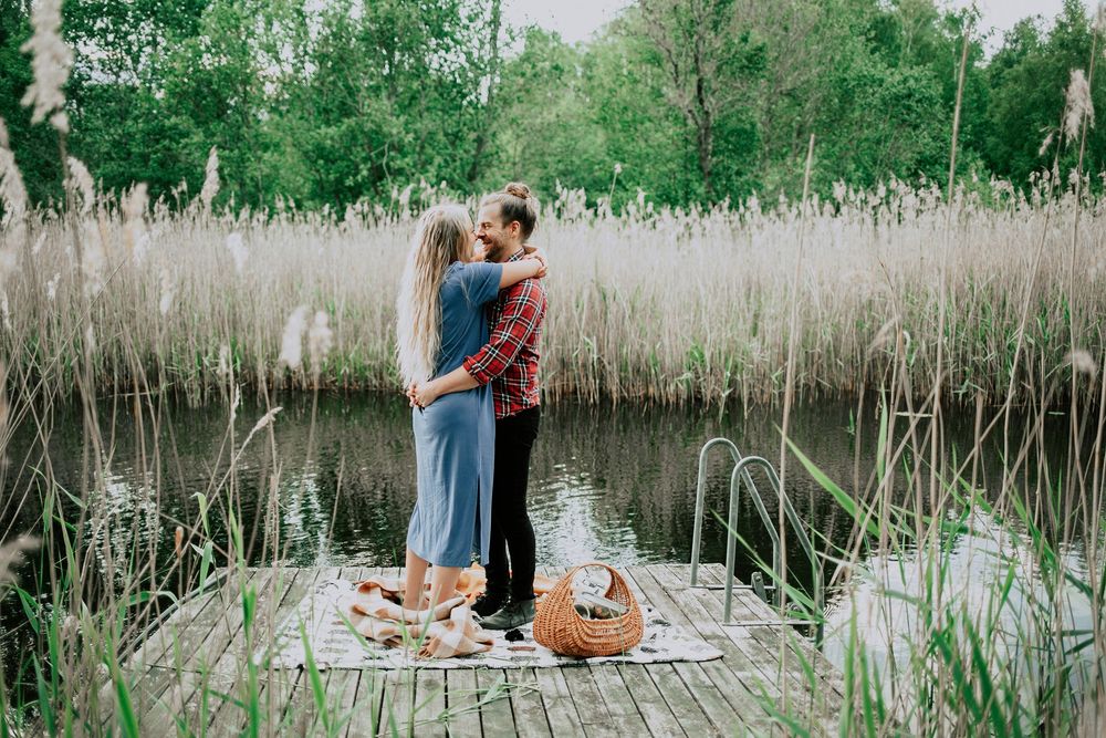 Kärleksfotografering på Hammarö. Fotograf Rebecca Nordin.