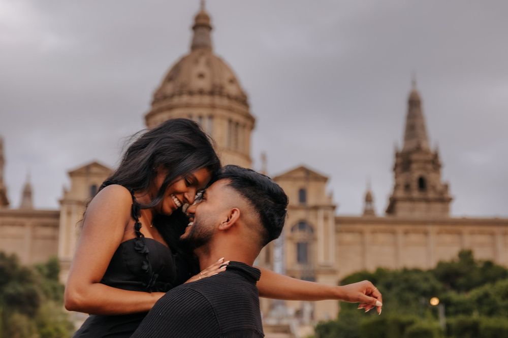 Authentic couple photos Barcelona