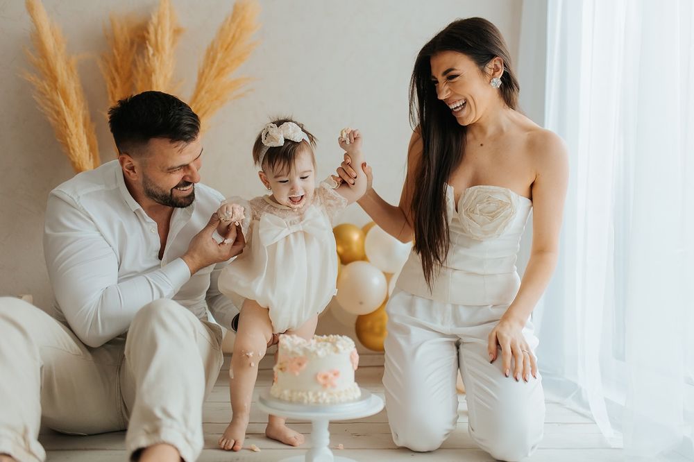 sedinta foto cake smash fetita 1 an
sedinta foto cake smash baiat 1 an
idei cake smash 1 an
sedinta foto aniversara bebelusi