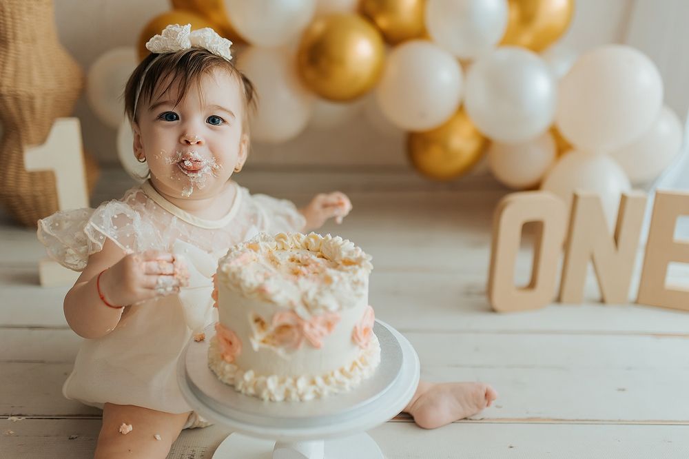 sedinta foto cake smash fetita 1 an
sedinta foto cake smash baiat 1 an
idei cake smash 1 an
sedinta foto aniversara bebelusi