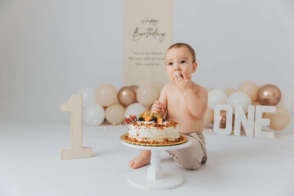 sedinta foto cake smash fetita 1 an
sedinta foto cake smash baiat 1 an
idei cake smash 1 an
sedinta foto aniversara bebelusi