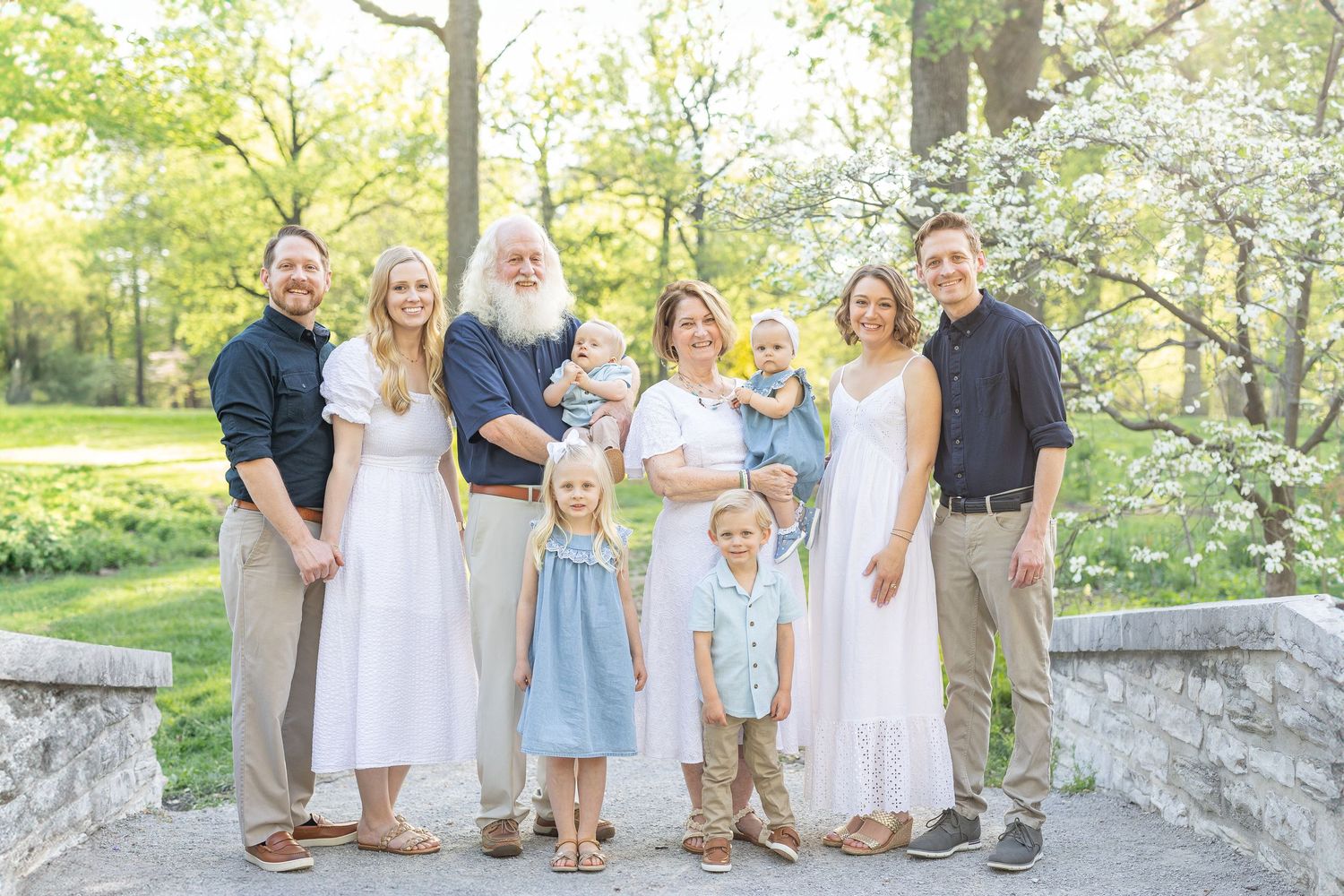 Extended family session St. Louis, MO springtime Tower Grove Park