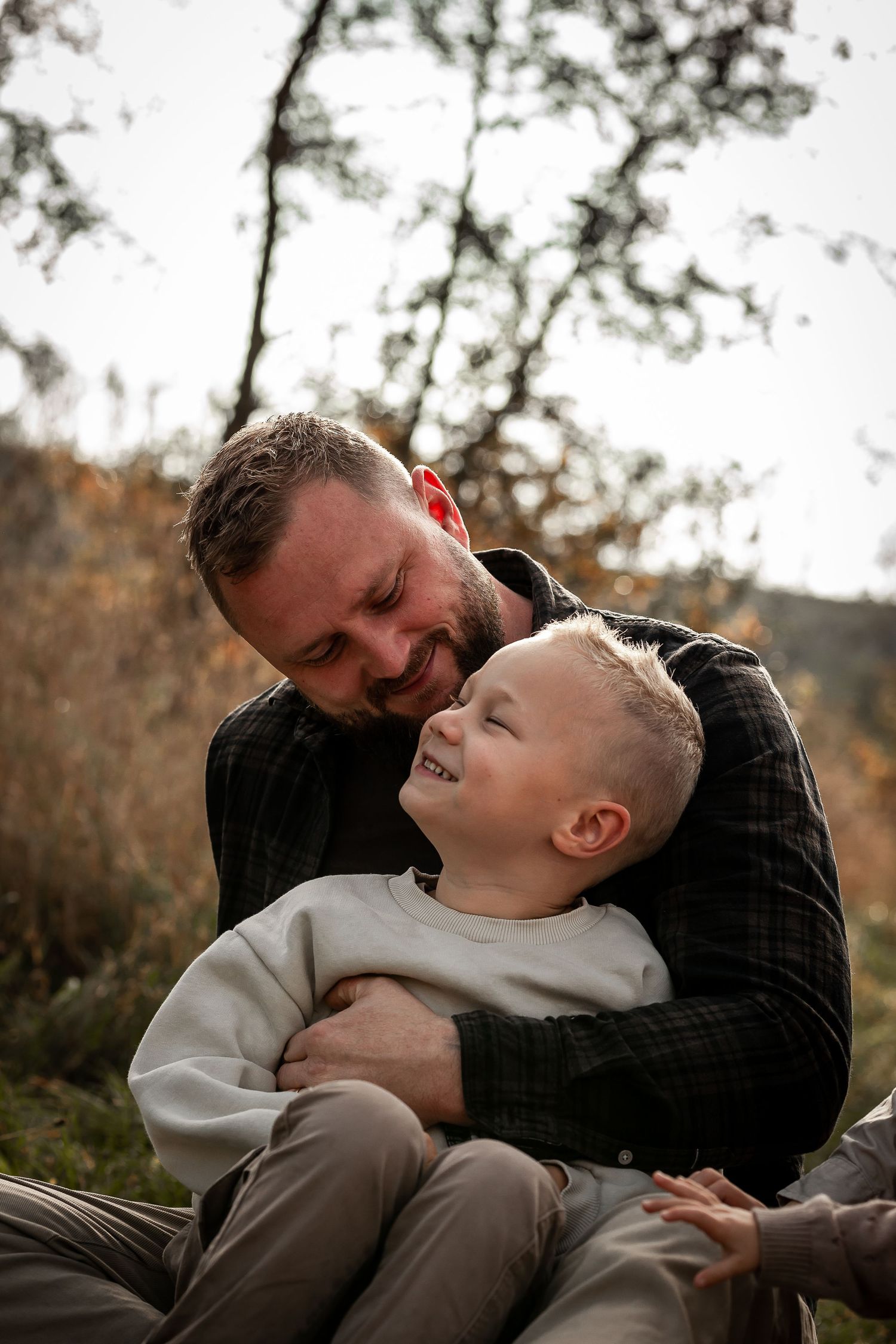 Familie fotografering i Atterup, Faxe – naturlig familiefotografering i naturen på Sydsjælland