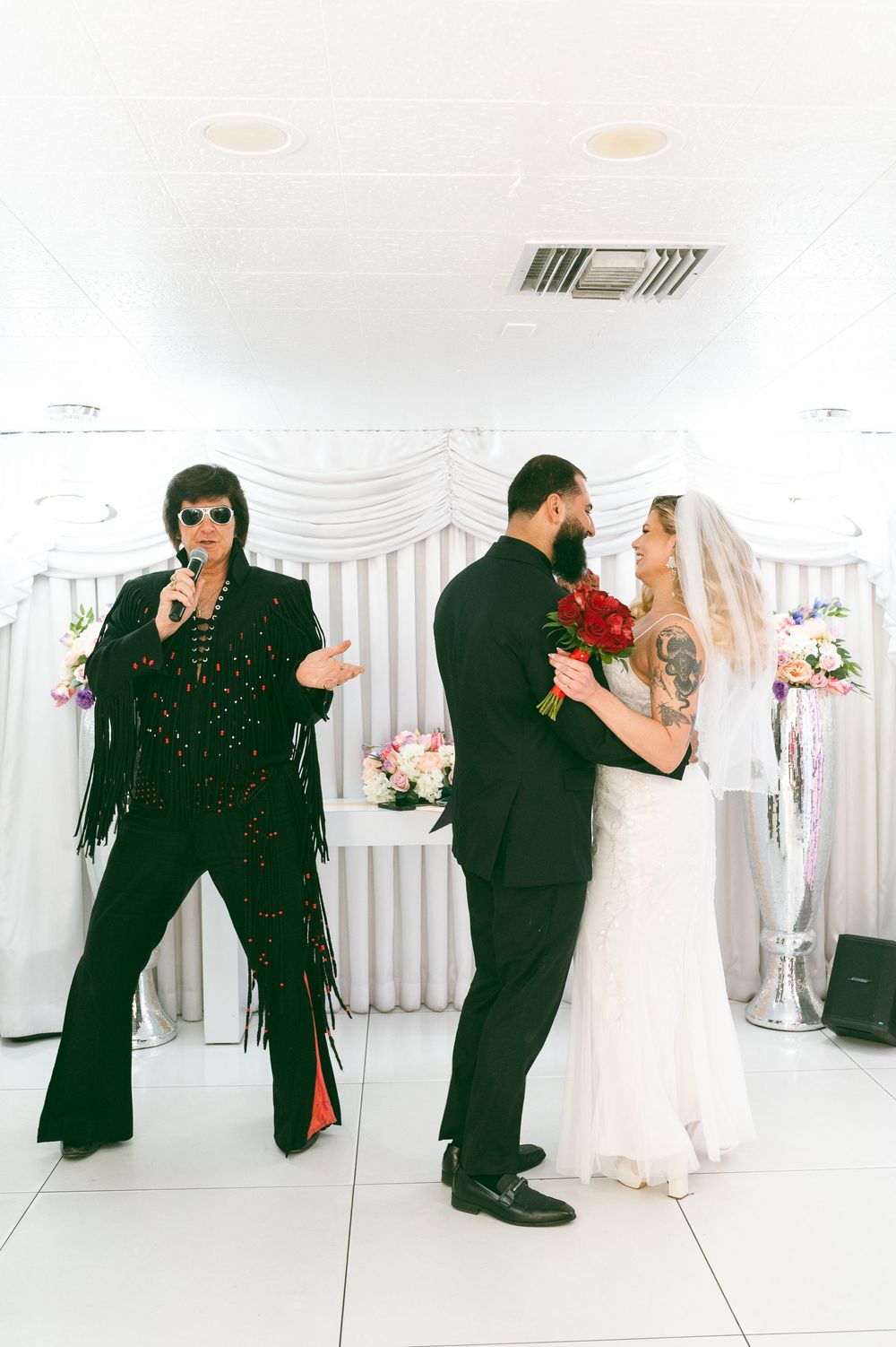 Elvis wedding at the Little White chapel