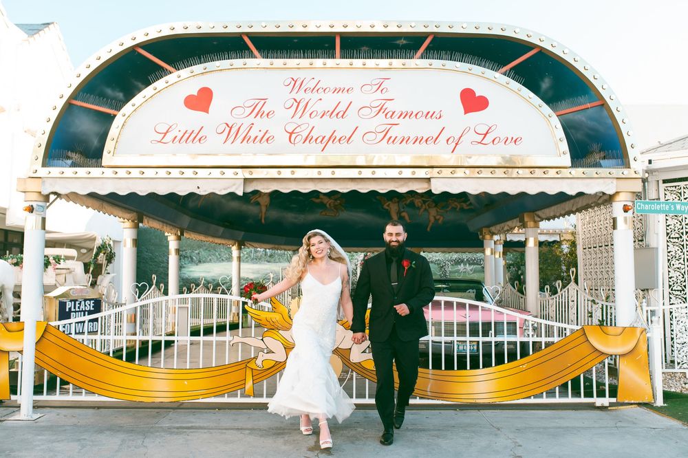 Elvis wedding at the Little White chapel
