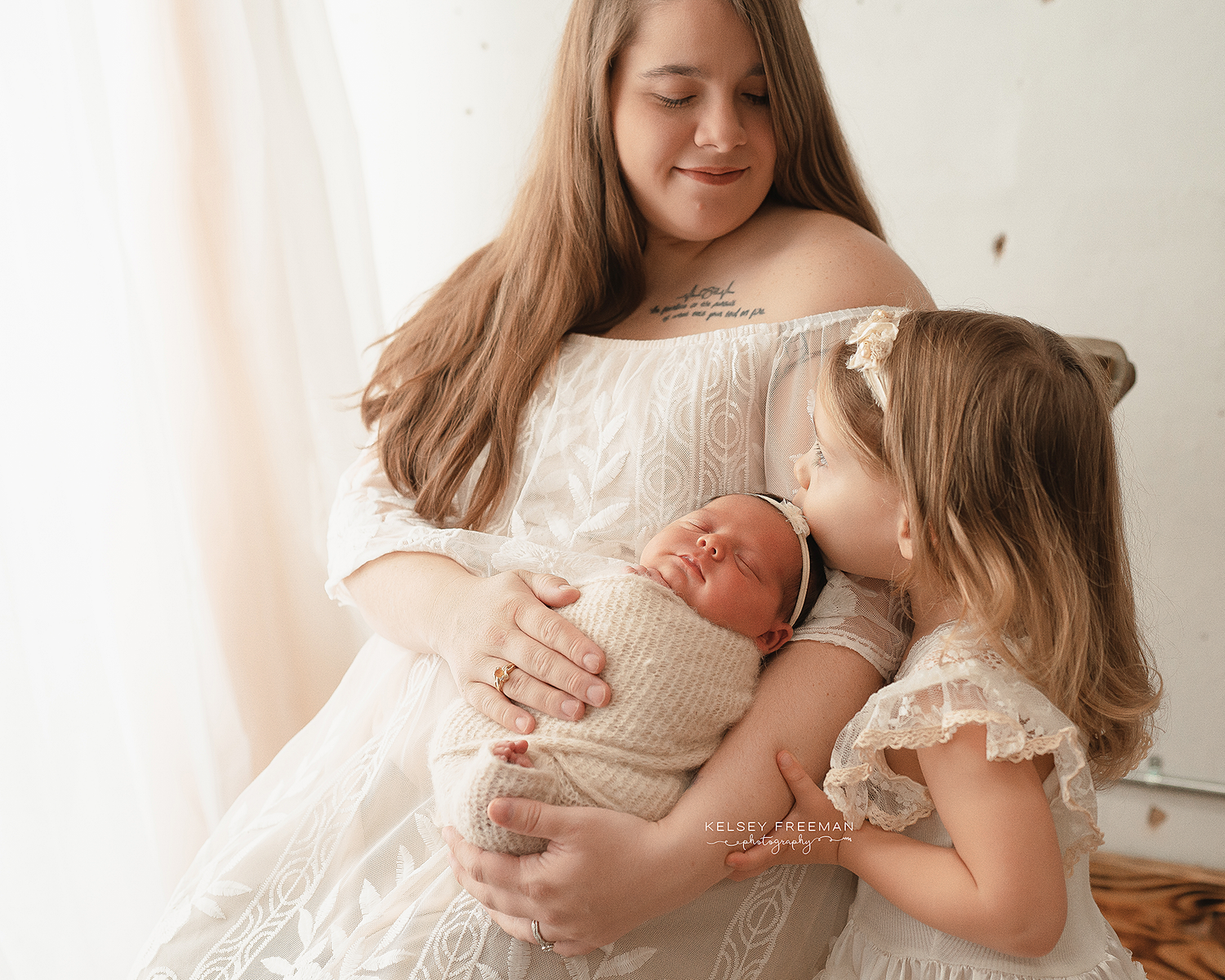 Newborn, maternity, & family photography studio located in between Atlanta, Georgia and Birmingham, Alabama with full service photo studio.