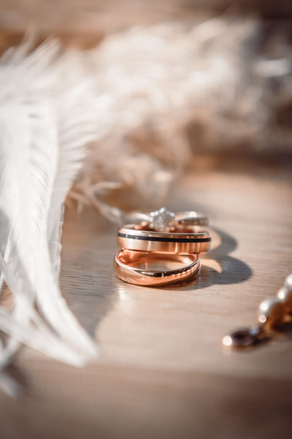 Yigitlar qizlarning sutini yalaydi