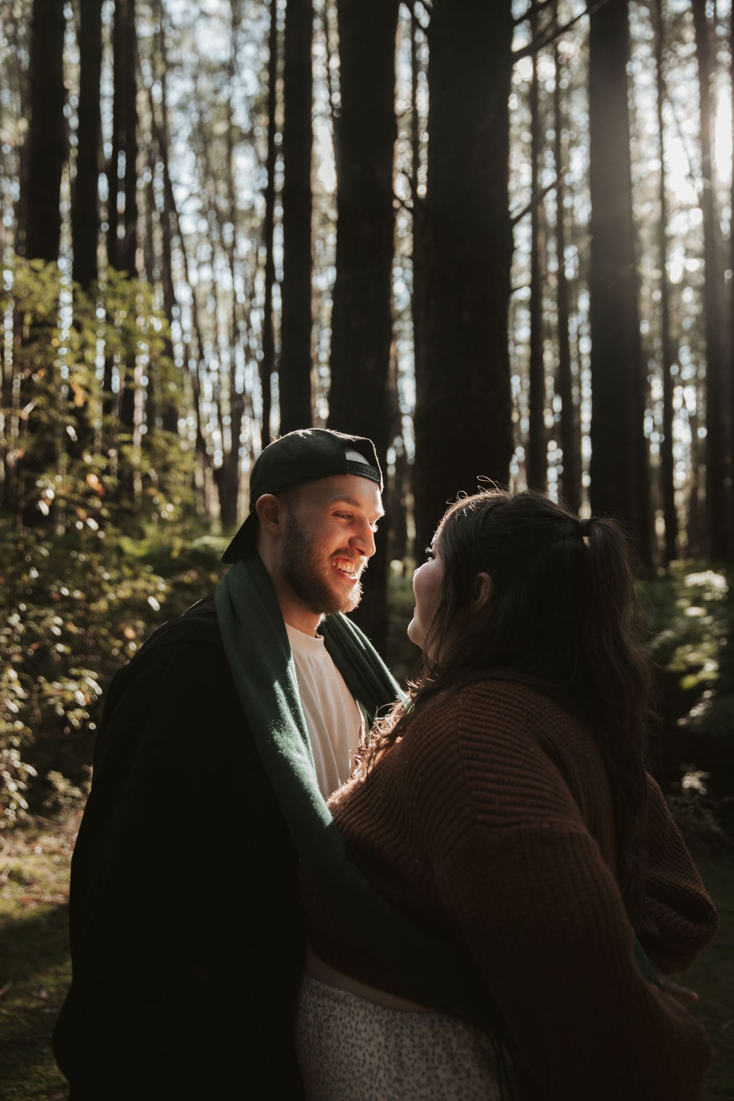 Redwoods couples photoshoot, forest couples photography, romantic woodland portraits, tall redwood trees, dreamy forest session