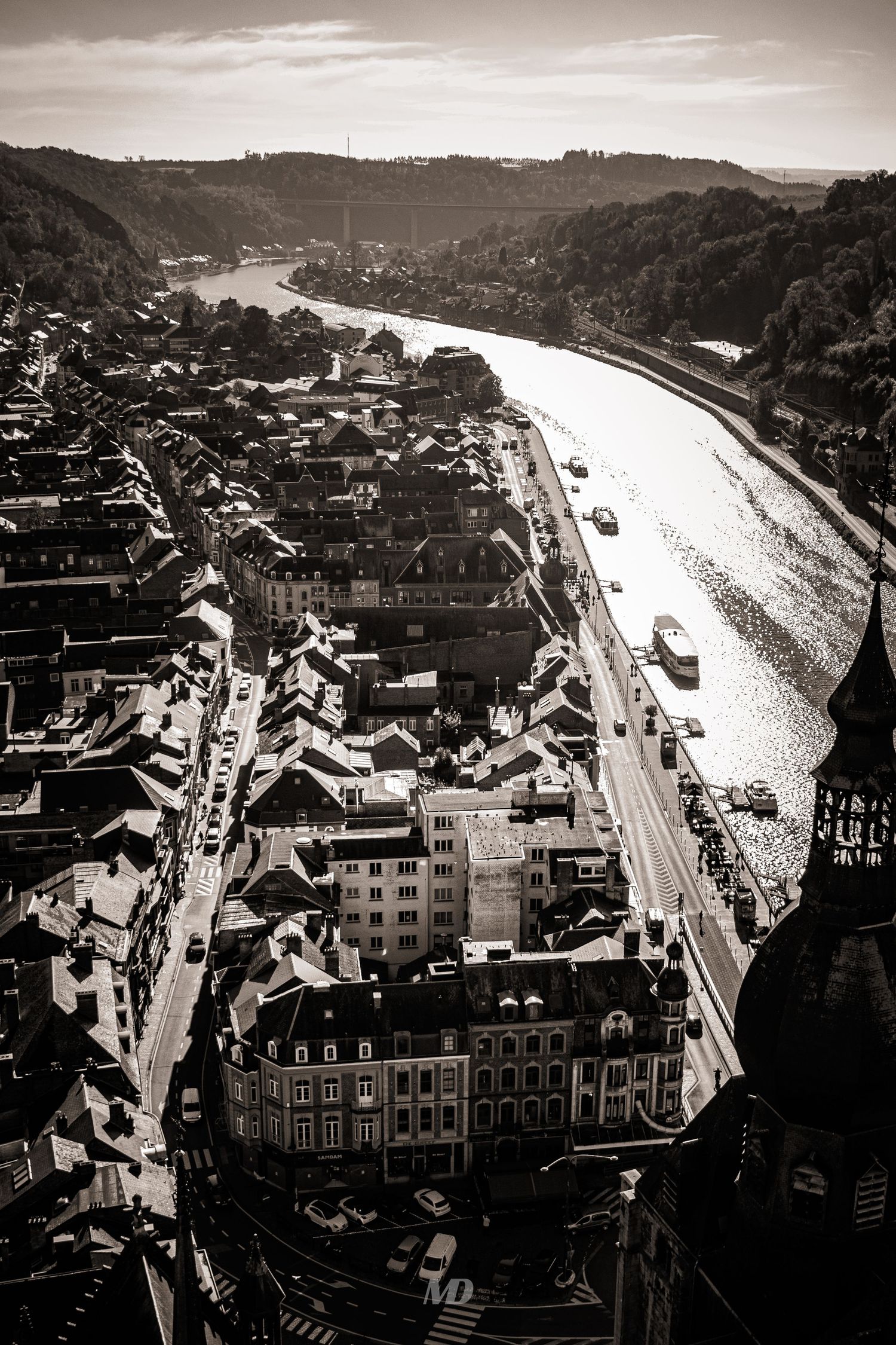dinant de maas zwart wit foto
