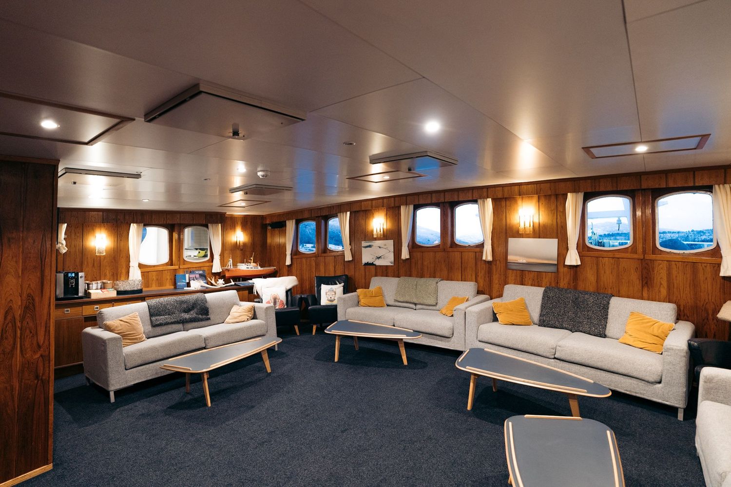 salon coriolis latitude blanche bateau de croisière