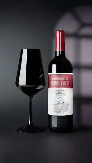 fotografía de vino, Fotografía de producto en Vitoria-Gasteiz realizada por BOAfoto, imagen profesional de catálogo y estilo de vida, españa