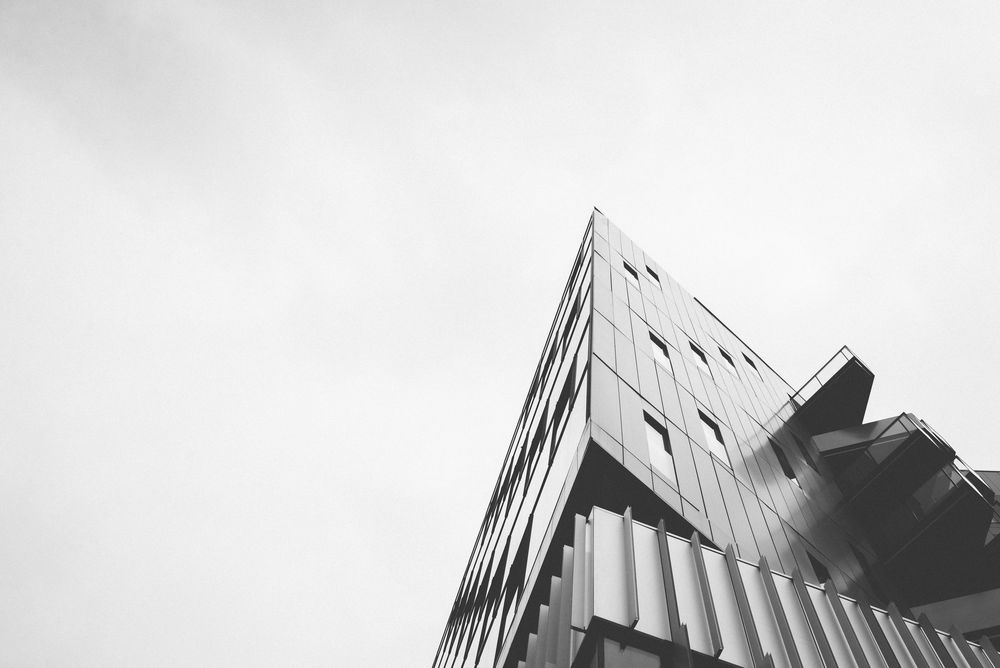 Valorisation architecturale Bretagne – perspective verticale immeuble moderne design épuré