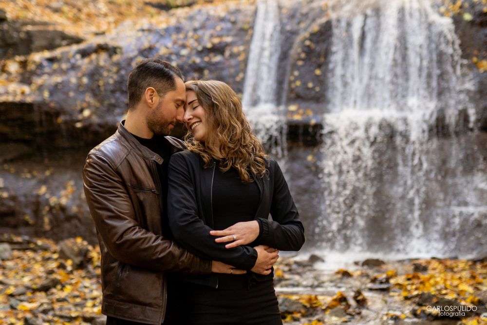 Wedding photography at Waterfalls Dundas, Hamilton — storytelling by Toronto & Hamilton wedding photographers.