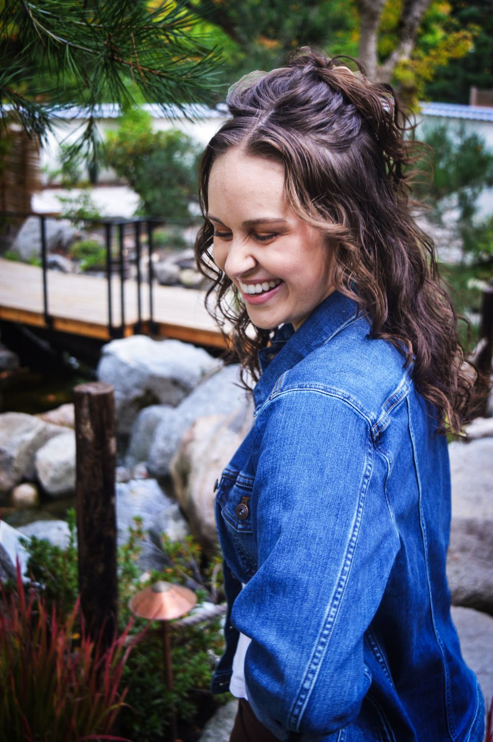 Senior photo in Lithia Park