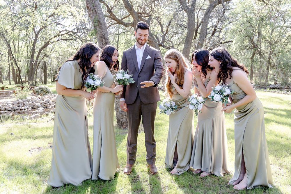 San Antonio wedding photography with guided posing for timeless and romantic portraits