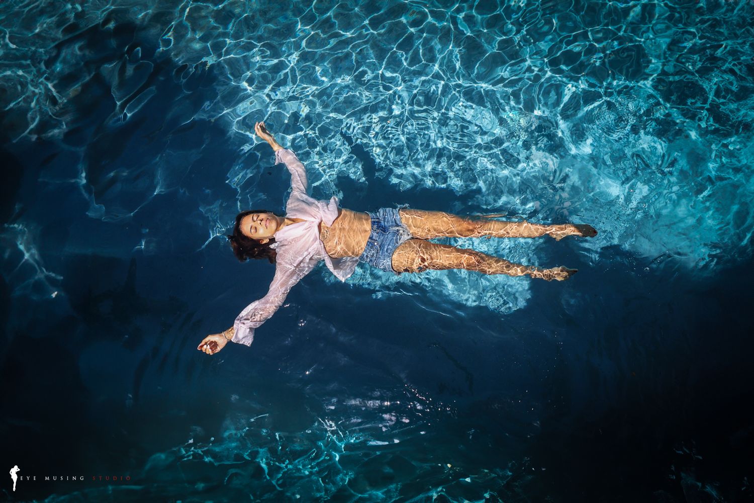Editorial Session underwater
