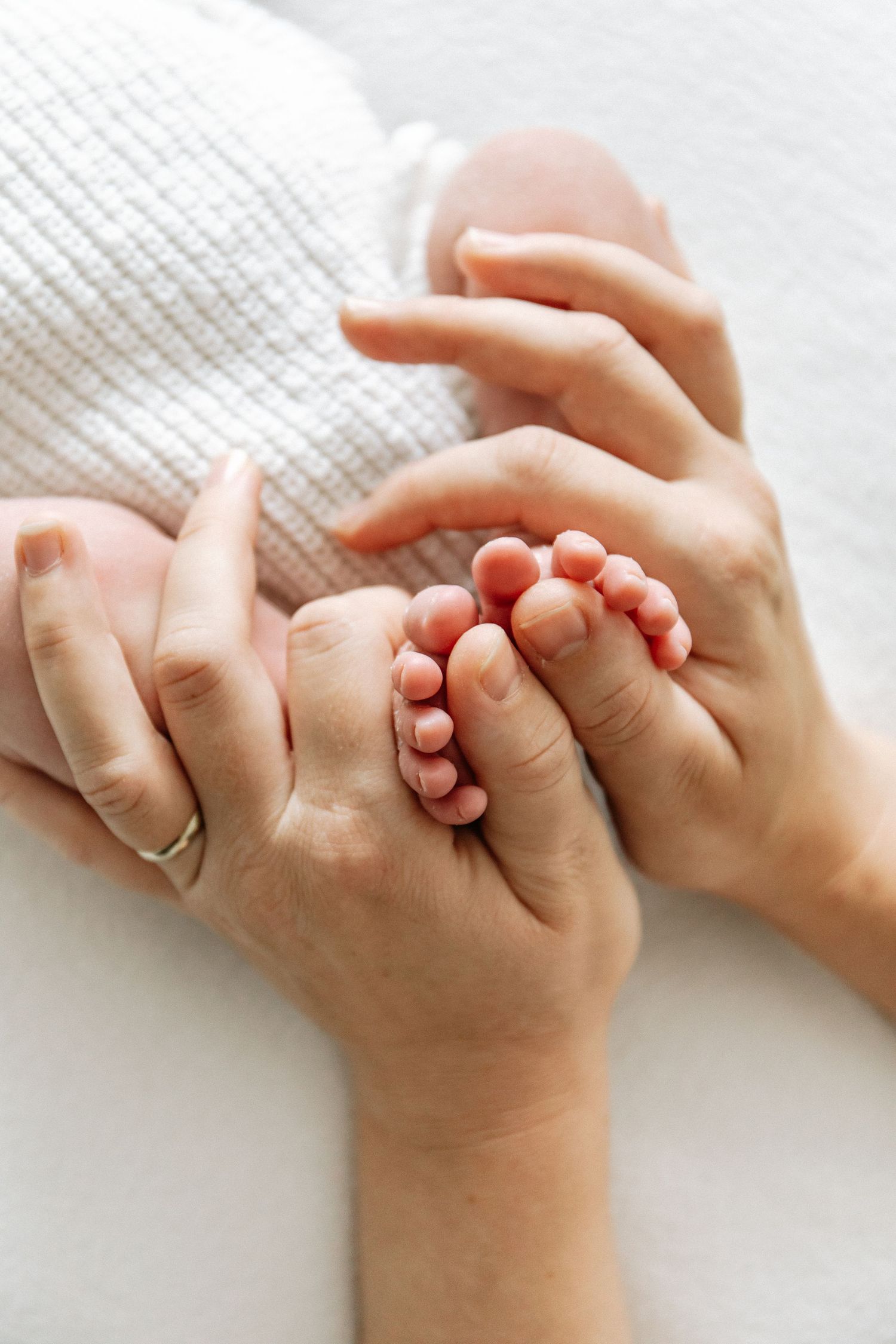 Newborn photography Nottingham simple timeless baby image baby close up tiny hands detail shot