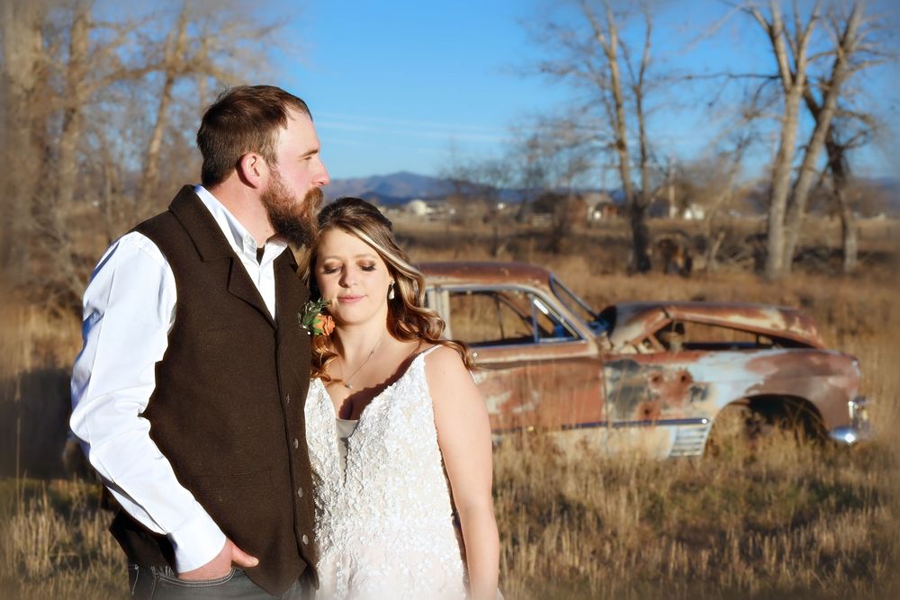 Montana Wedding 
Montana Wedding photography
wedding portraits
Rustic wedding photography