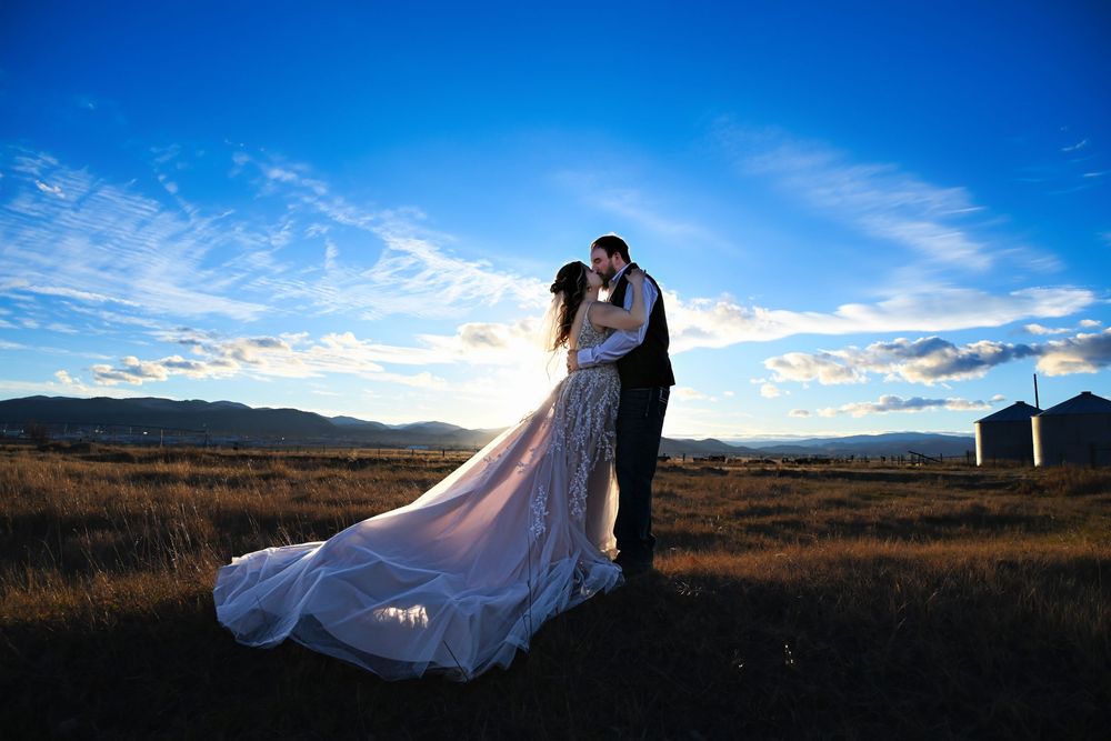Montana Wedding 
Montana Wedding photography
wedding portraits
Rustic wedding photography
Ranch style portraits
Sunset wedding