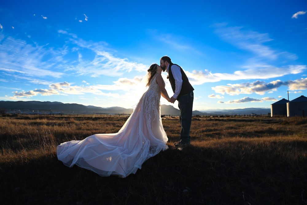 Montana Wedding 
Montana Wedding photography
wedding portraits
Rustic wedding photography
Ranch style portraits
Sunset wedding