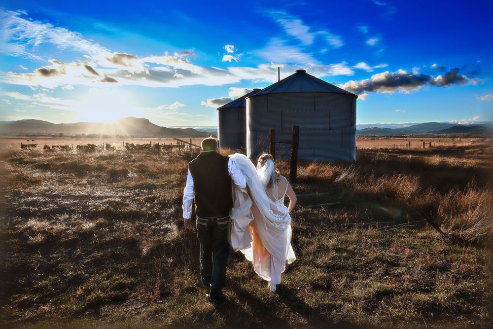 Montana Wedding 
Montana Wedding photography
wedding portraits
Rustic wedding photography
Ranch style portraits
