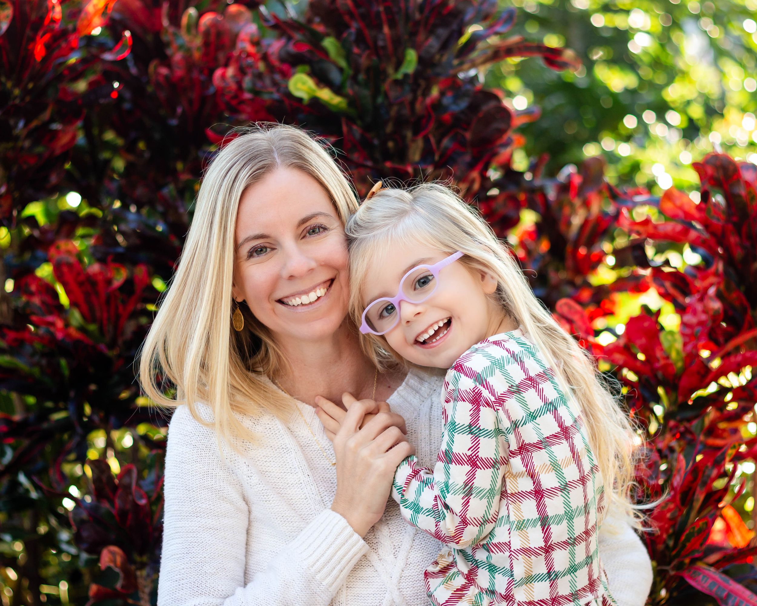 Family photo session in Orlando, Florida – captured by Lucy Knox Photography. Holiday Minis