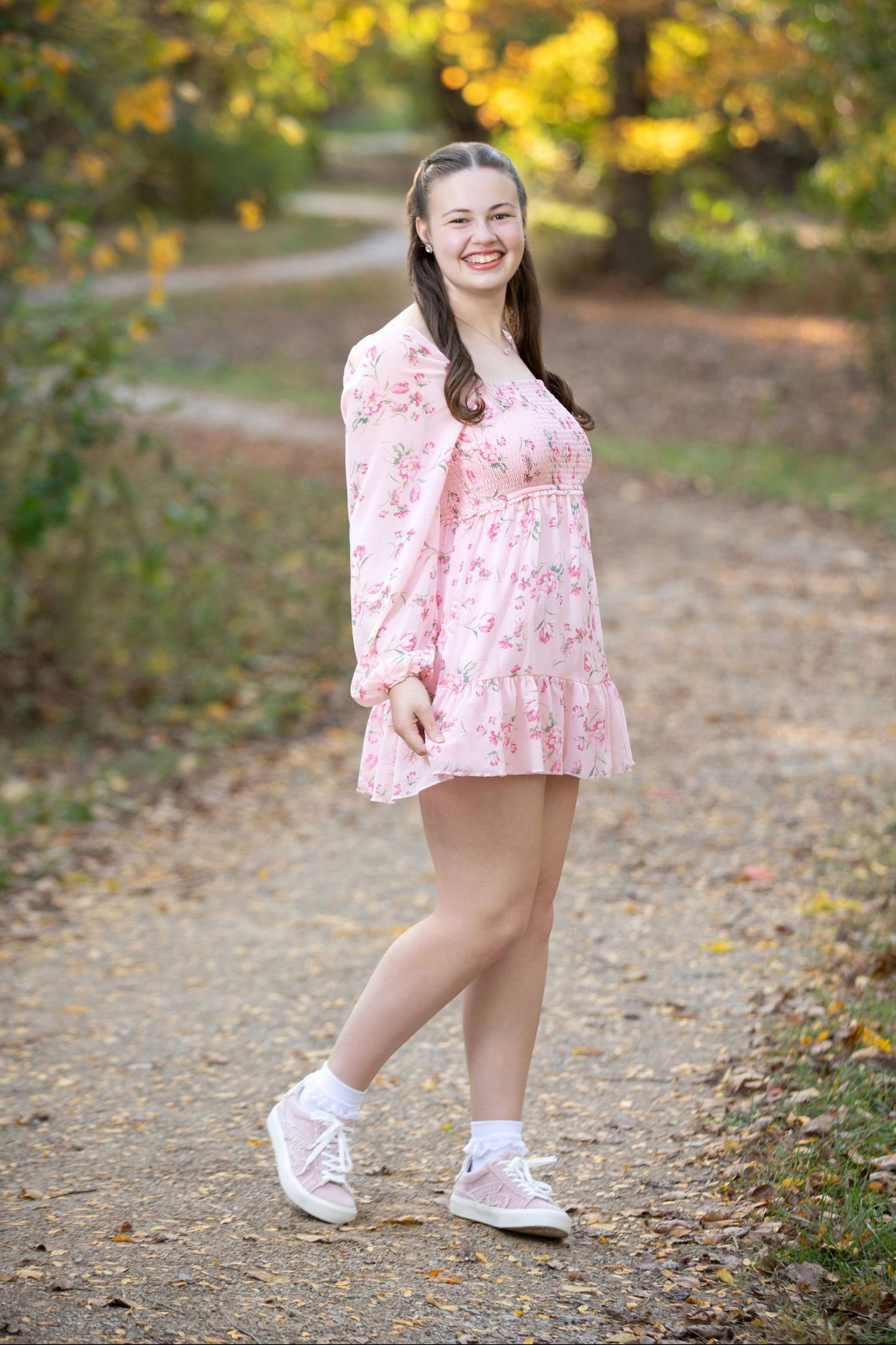 Columbus Ohio senior photographer capturing Olentangy Berlin senior portraits with flowers, fall colors, and nature backdrops.