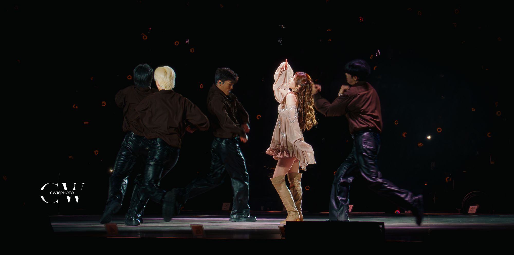 TWICE Minatozaki Sana (사나, サナ, 湊﨑 紗夏) performs her solo stage 'Move Like That' in Hong Kong during TWICE 'THIS IS FOR' WORLD TOUR 2025-2026.