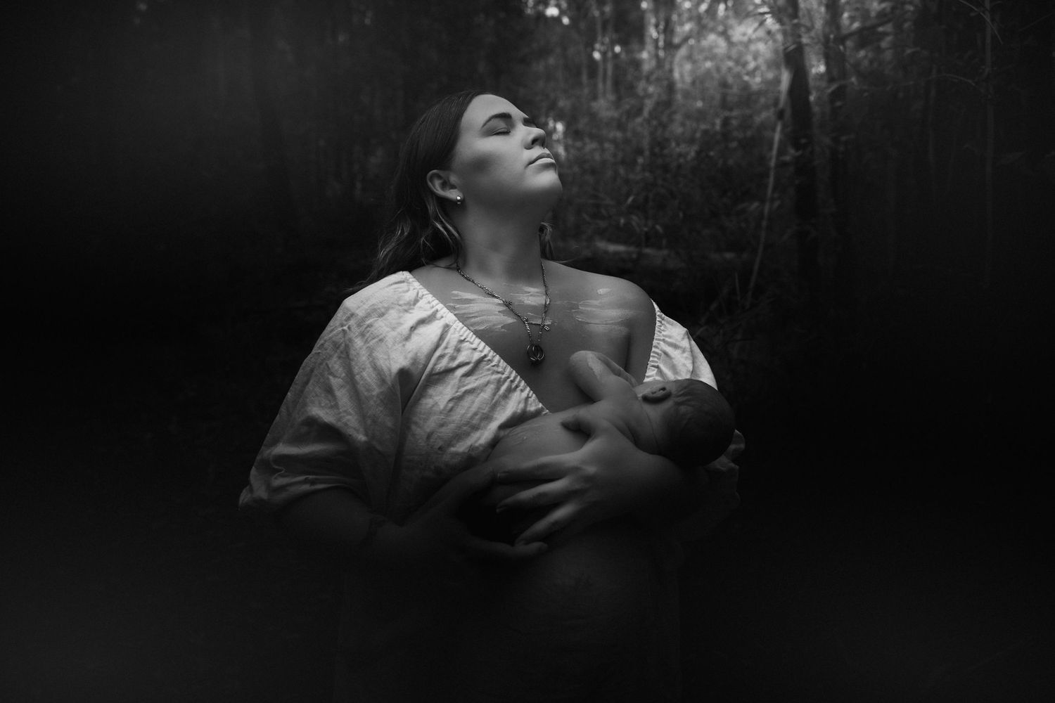 newborn-motherhood-portrait-photography-falls-creek-jervis-bay