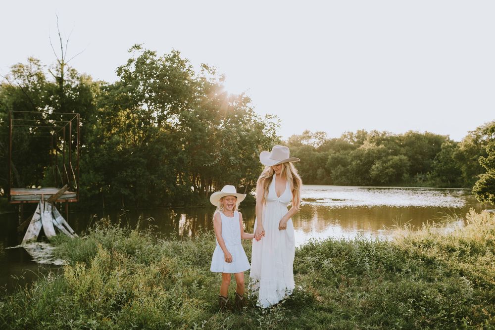 Kathryn motherhood session