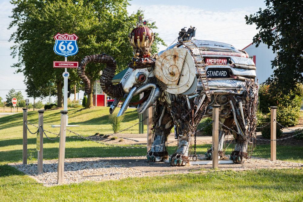 “American Standard” by Kasey Wells on Route 66 in Lexington, IL. September 4, 2026. Photo: David Manning.
