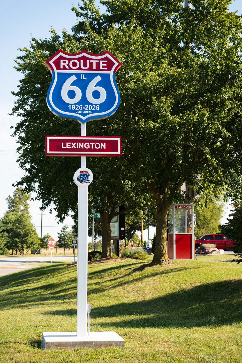 “American Standard” by Kasey Wells on Route 66 in Lexington, IL. September 4, 2026. Photo: David Manning.
