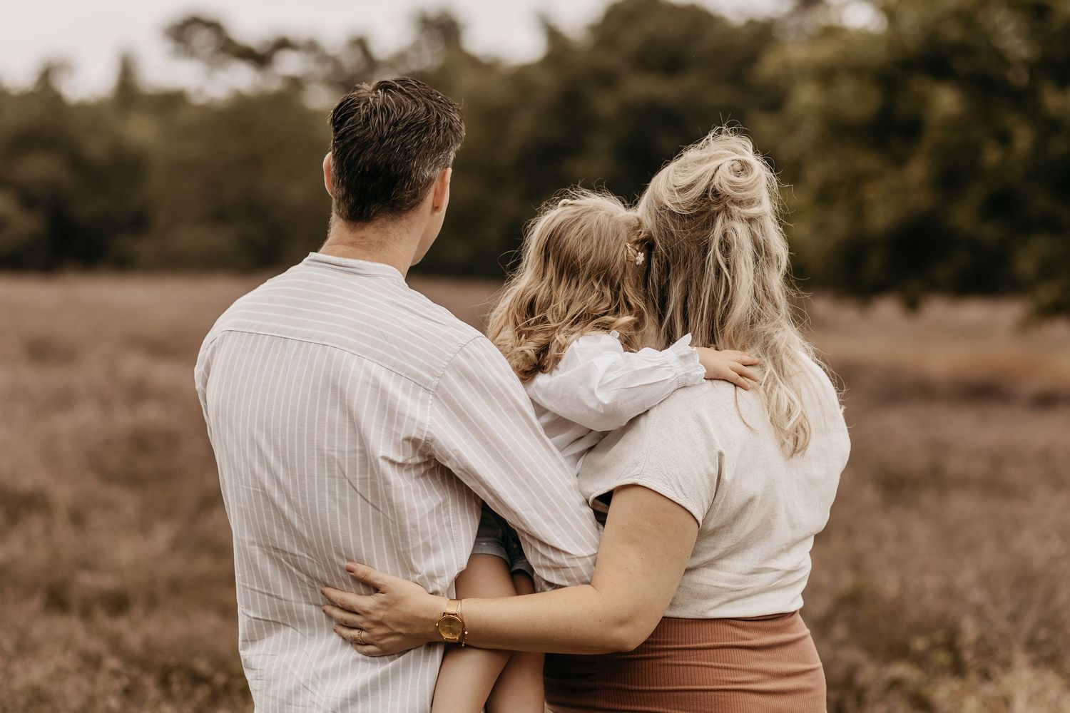 Gezinsfotograaf Reuver, Gezinsshoots, lifestyle foto's, fotoshoot familie, ouder en kind foto's, fotograaf Limburg, fotograaf Venlo e.o.