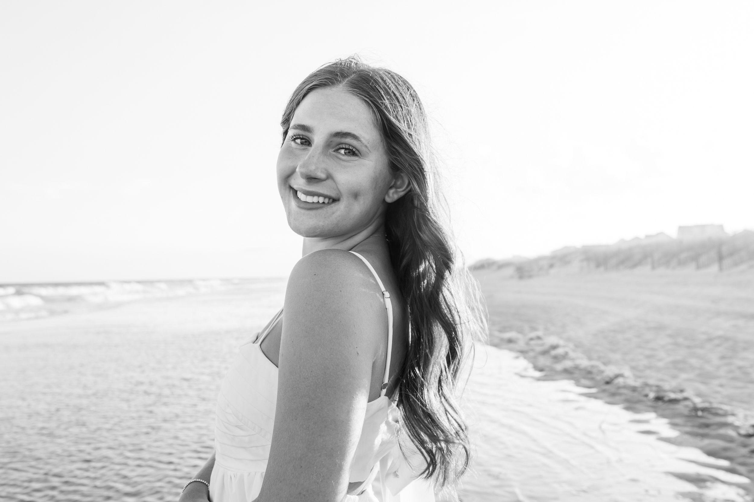 SENIOR PORTRAIT PHOTOGRAPHER AT BEACH EMERALD ISLE, NC SWANSBORO STUDIO SAMANTHA ANN PHOTO PROFESSIONAL. SENIOR AND GRADUATION PHOTOS.