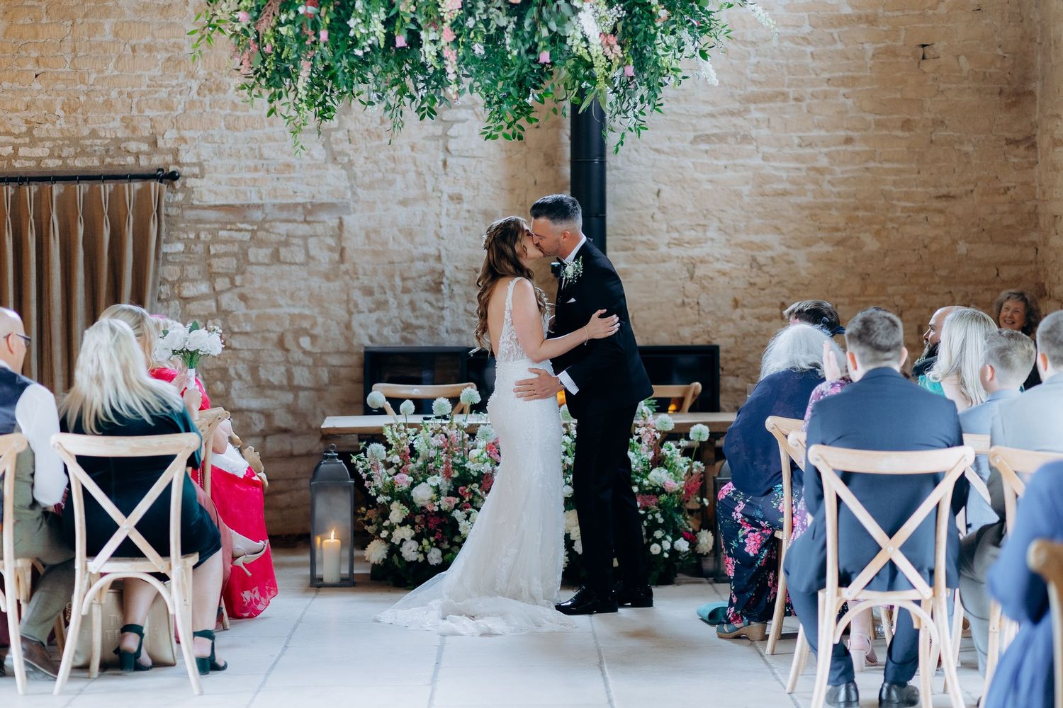 Natural wedding photography in the Cotswolds.