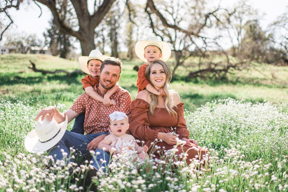 Family Portraits - Amber Edwards Photography - Yosemite & Mariposa Photographer