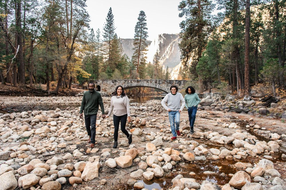 Family Portraits - Amber Edwards Photography - Yosemite & Mariposa Photographer