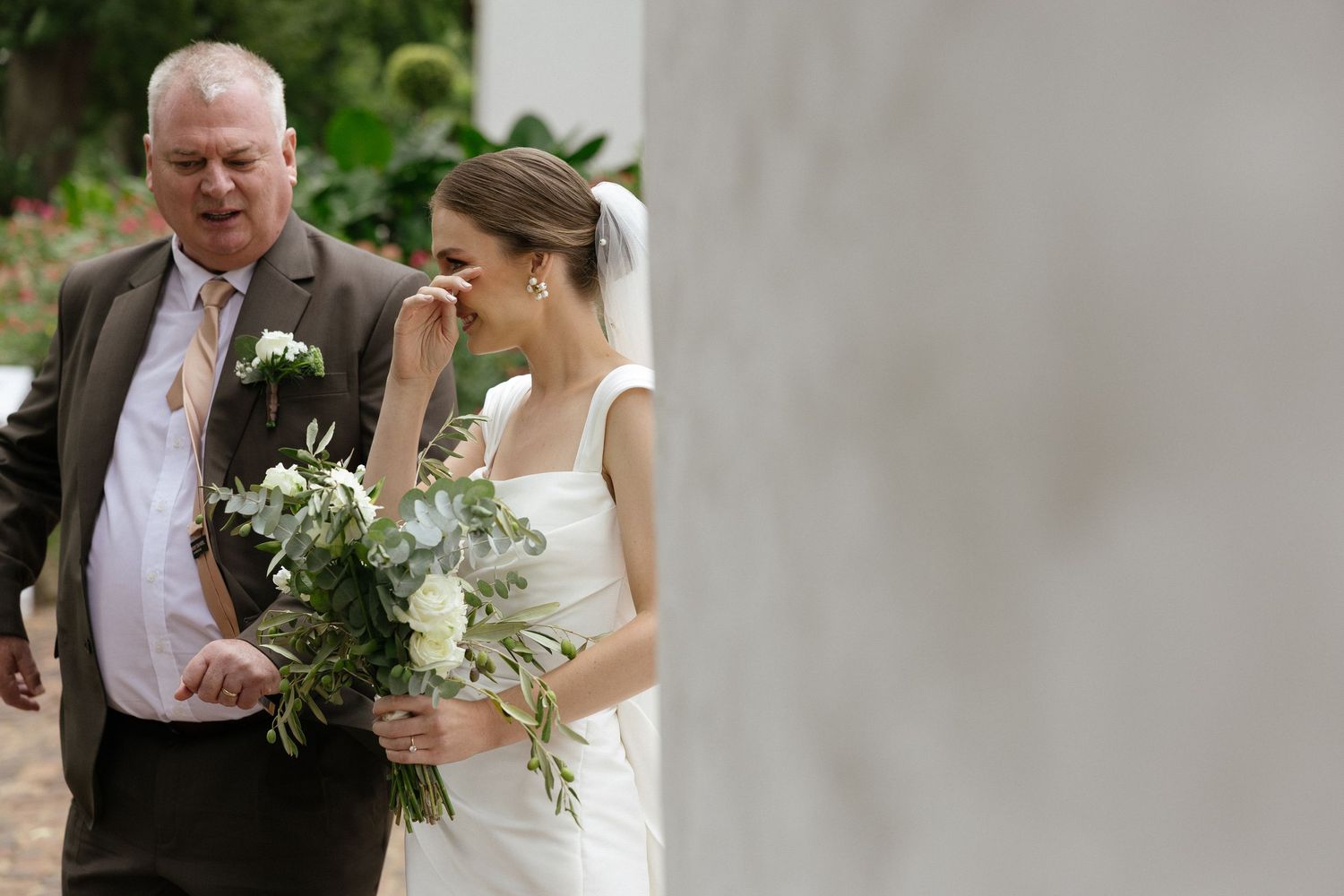 Wedding photographer Christene de Coning at Diamant Estate in Paarl with Deon Meiring and Masch dresses