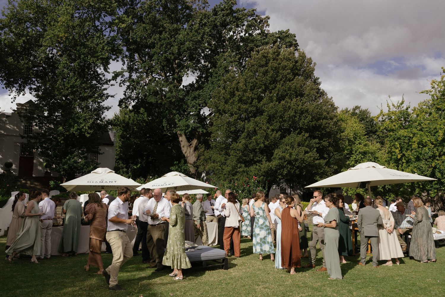 Wedding photographer Christene de Coning at Diamant Estate in Paarl with Deon Meiring and Masch dresses