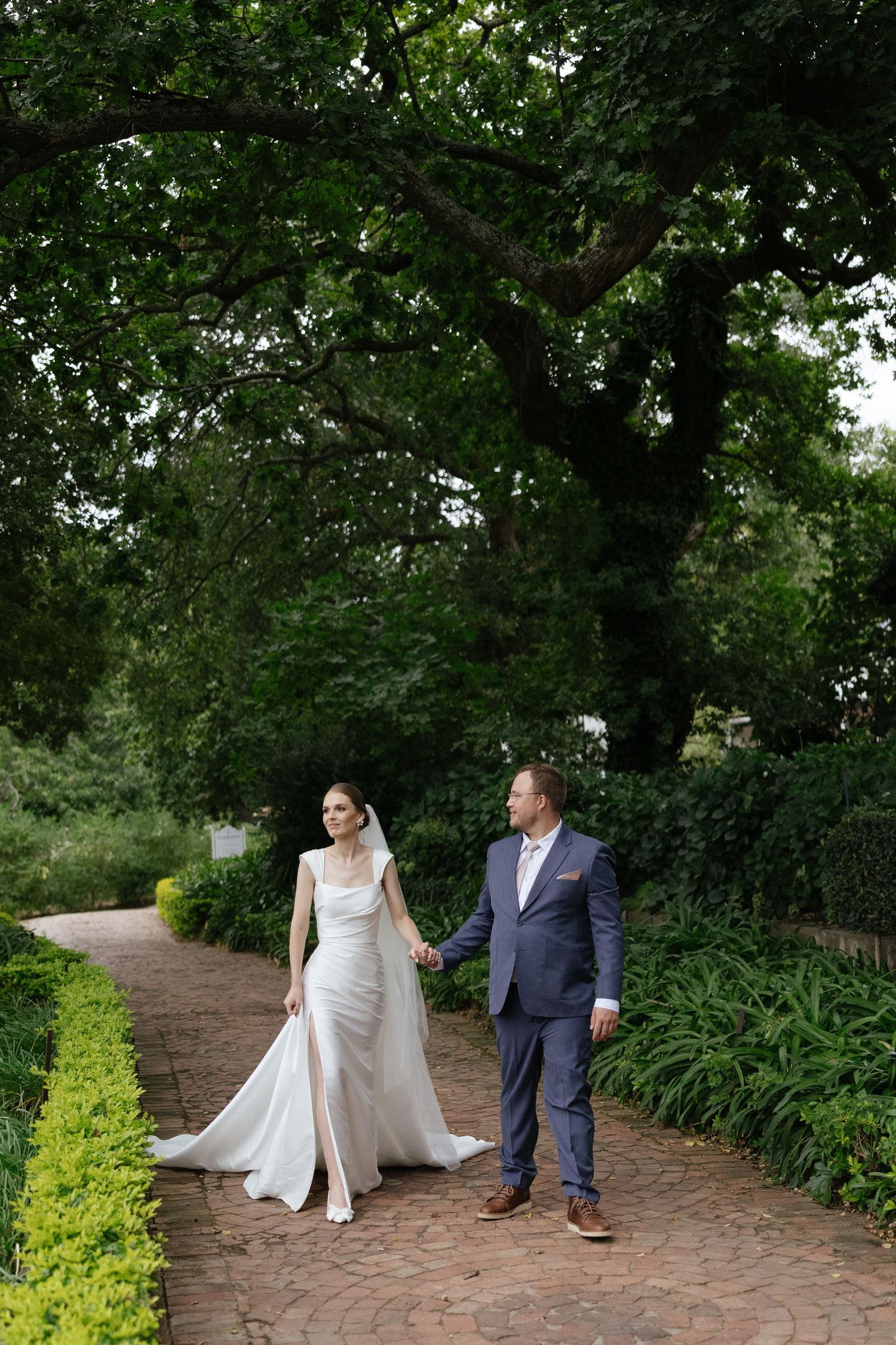 Wedding photographer Christene de Coning at Diamant Estate in Paarl with Deon Meiring and Masch dresses