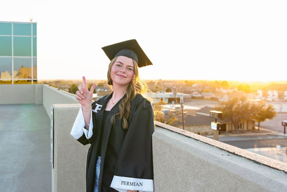 Midland TX senior photographer Odessa TX senior photographer rooftop senior session odessa tx photographers midland tx sunset senior session