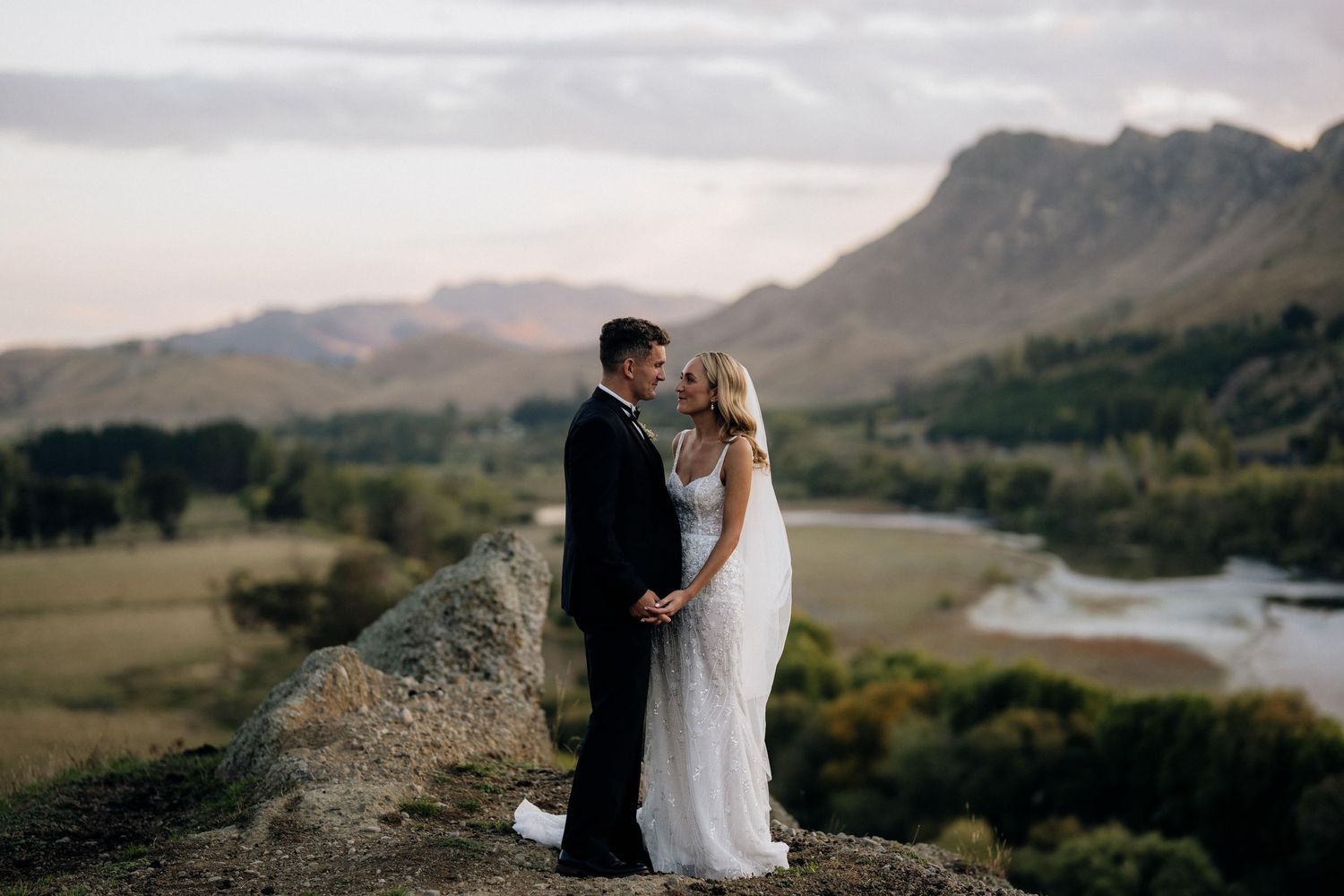 Hawkes Bay Photographer, Hawkes Bay Wedding Photographer, Photographers Hawkes Bay, Black Barn River Room,Tukituki River