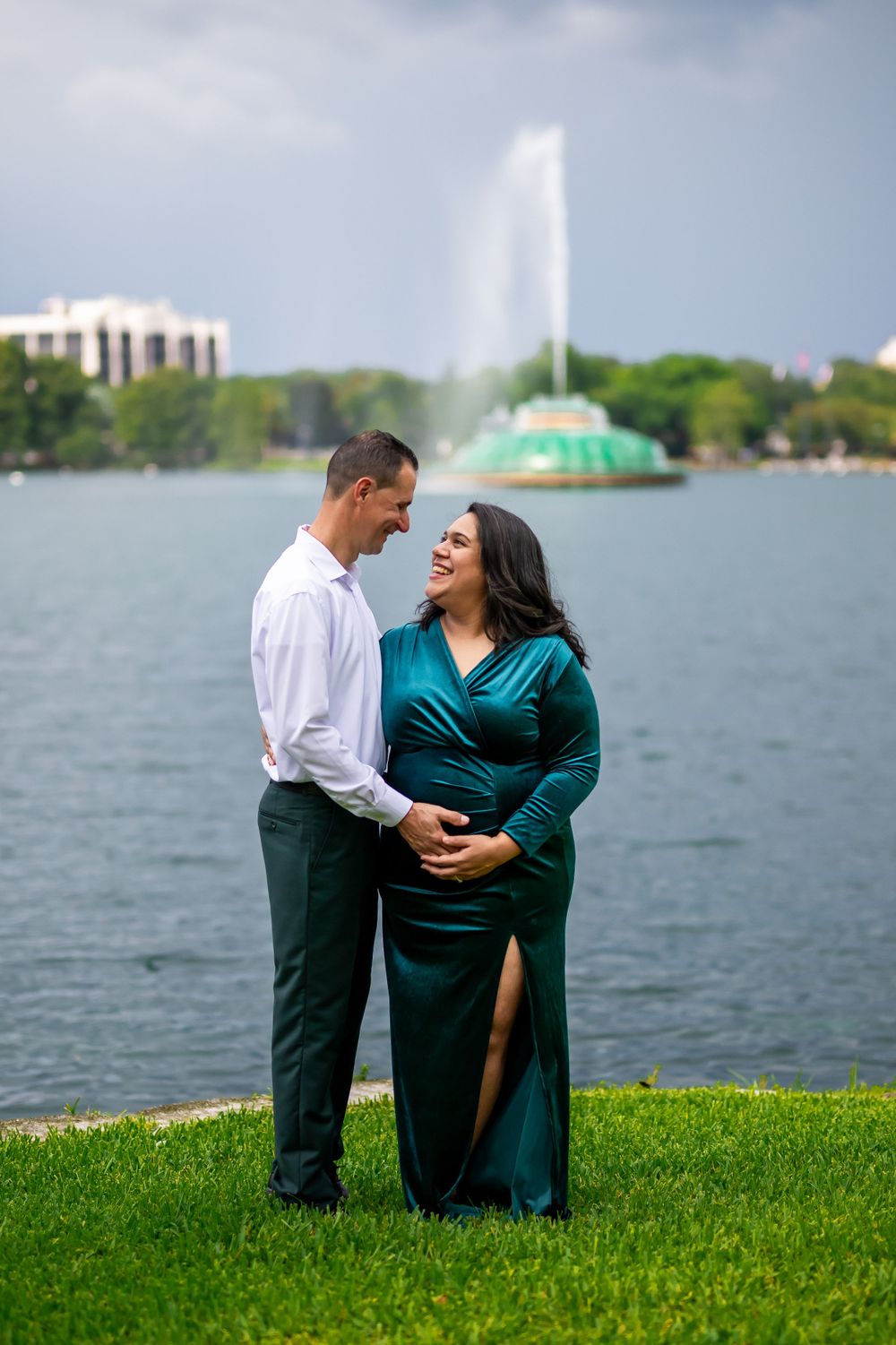 Orlando Maternity Photographer, Lake Eola Park Photographer